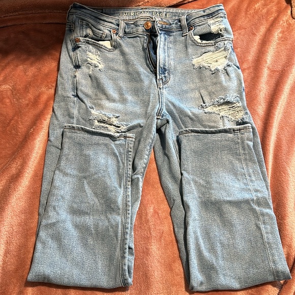 American eagle distressed mom Jean - Picture 2 of 4